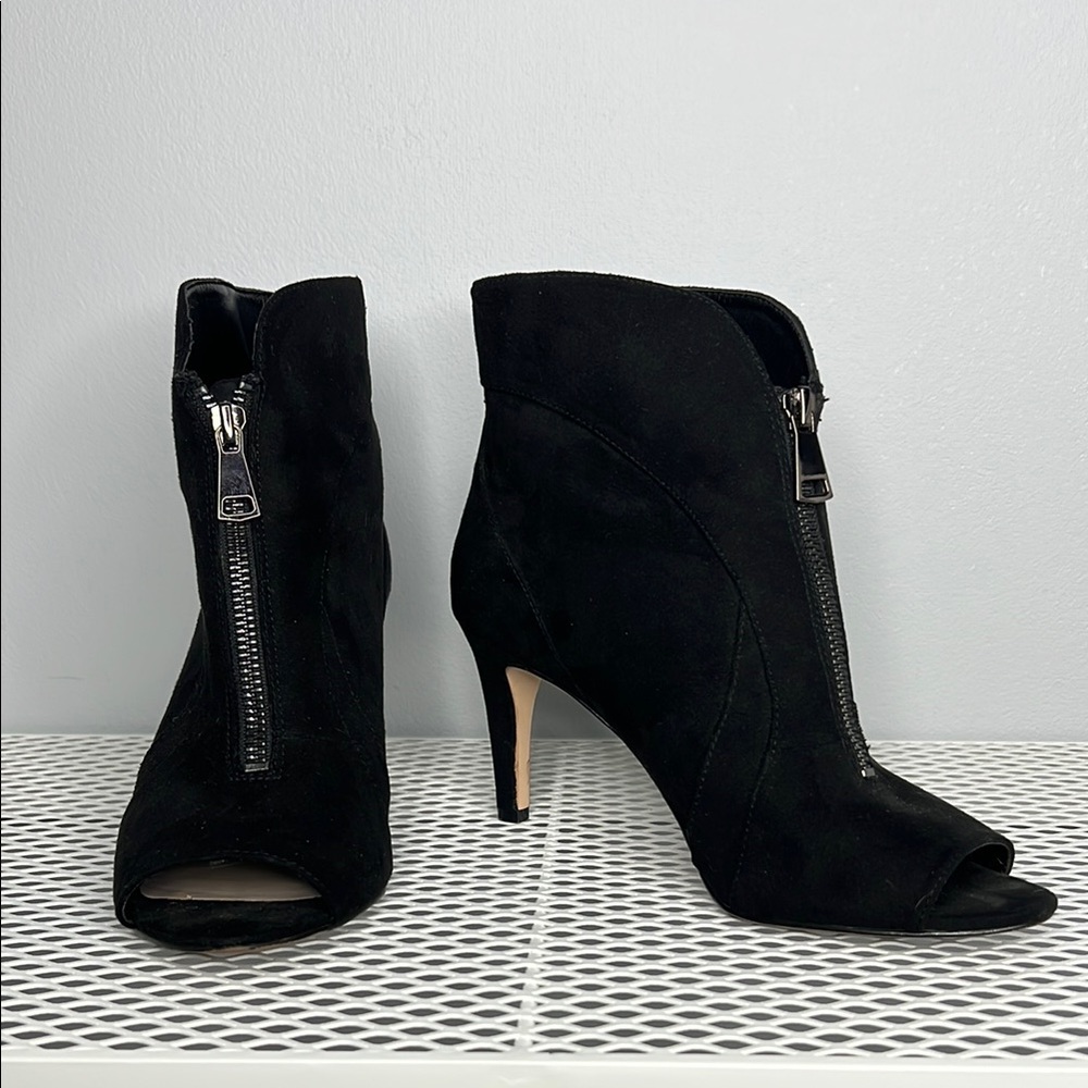 Nine West Black Suede Peep-Toe Ankle Boots with Zipper Closure Women's size 7